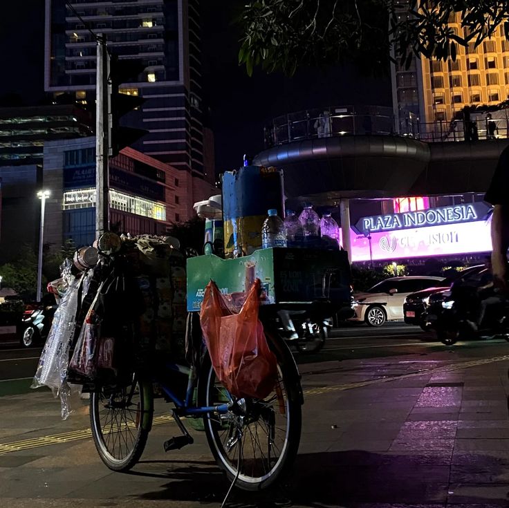 Jajanan Coffee Starling: Fenomena Kopi Keliling dan Jajanan Murah Meriah di Perkotaan